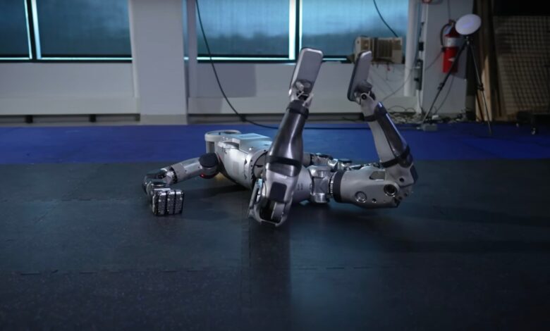 Humanoid robots are learning to fall well
